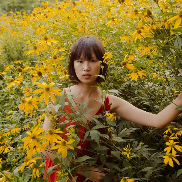 yesllo flower lady